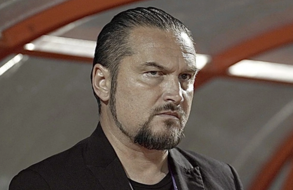 Thể Công Viettel bất ngờ ‘xin đổi’ HLV Popov: Điều lệ V-League có cho phép?