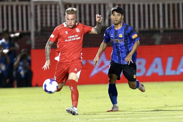 Thủ môn Trung Kiên 'hết phép', HAGL gục ngã trước CLB Công an TP.HCM trong trận thủy chiến Thủ môn Trung Kiên 'hết phép', HAGL gục ngã trước CLB Công an TP.HCM trong trận thủy chiến