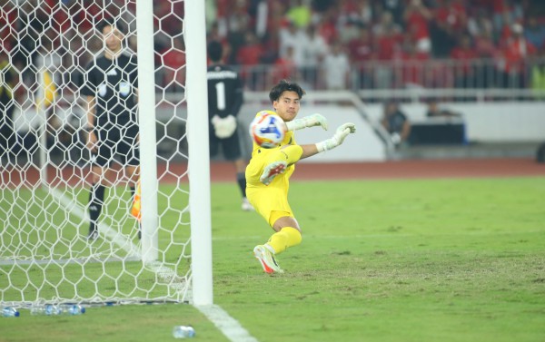 Thủ môn U.23 Thái Lan cầu cứu vì lũ lụt nghiêm trọng: ‘Cha mẹ tôi bị mắc kẹt, mất liên lạc…’ Thủ môn U.23 Thái Lan cầu cứu vì lũ lụt nghiêm trọng: ‘Cha mẹ tôi bị mắc kẹt, mất liên lạc…’