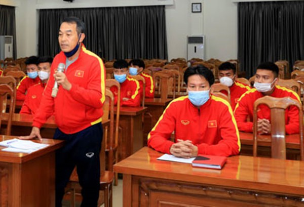 Thủ môn U.23 Việt Nam Trần Liêm Điều bị nhiễm Covid-19 khi về quê cưới vợ