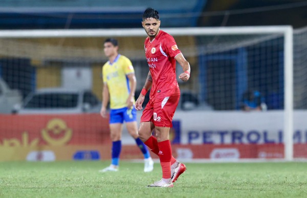 Thua đậm CLB CAHN, Hà Nội chìm trong nhóm cuối: Khủng hoảng cận kề, thầy Nhật có an toàn? Thua đậm CLB CAHN, Hà Nội chìm trong nhóm cuối: Khủng hoảng cận kề, thầy Nhật có an toàn?