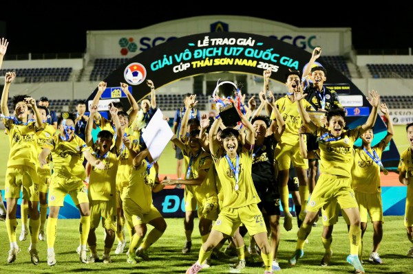 Thuyền trưởng đội U.17 Việt Nam giúp U.17 Hà Nội vô địch quốc gia