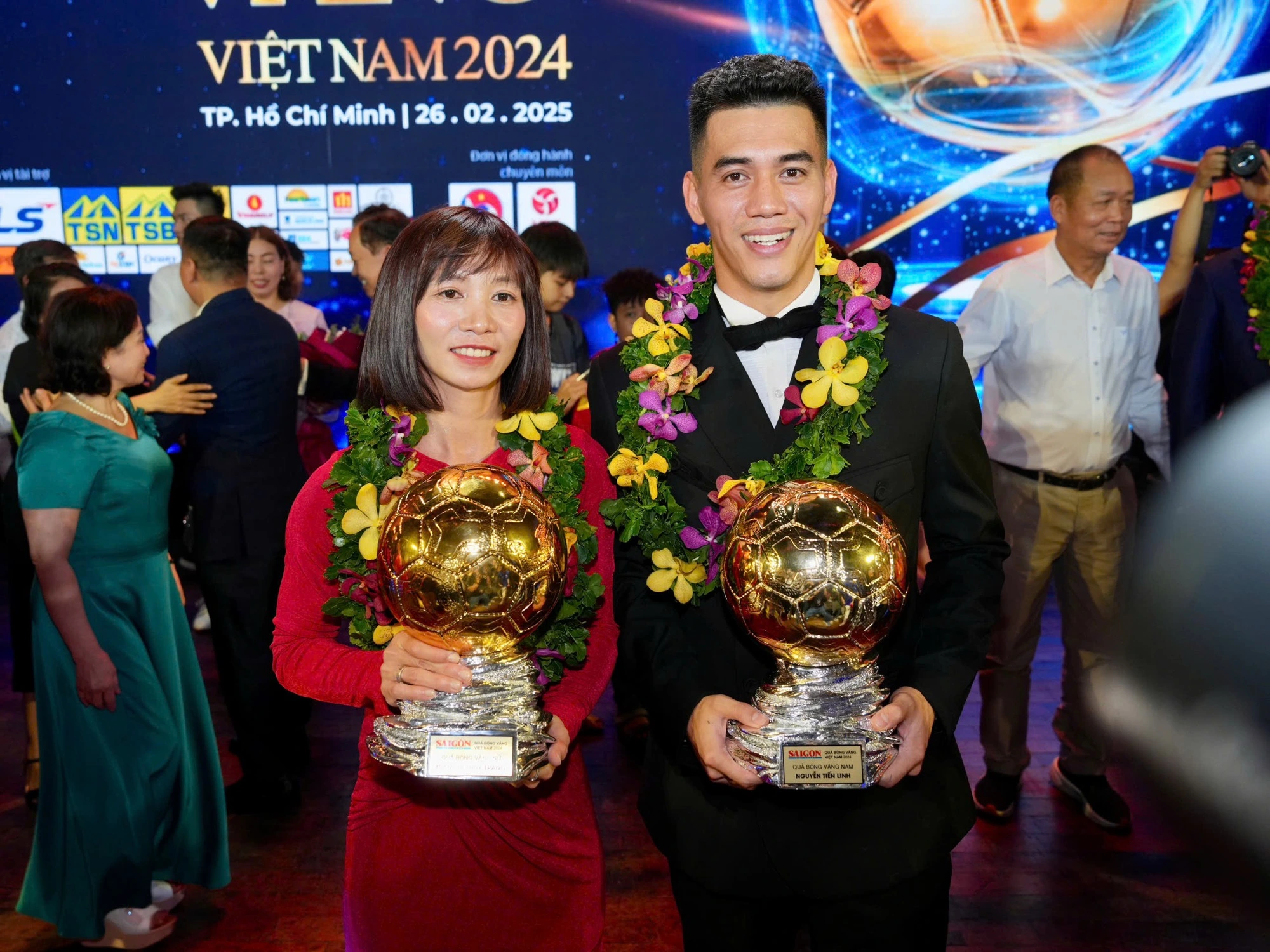 Tiến Linh chinh phục thành công Quả bóng vàng Việt Nam 2024, Hoàng Đức giành Quả bóng bạc Tiến Linh chinh phục thành công Quả bóng vàng Việt Nam 2024, Hoàng Đức giành Quả bóng bạc