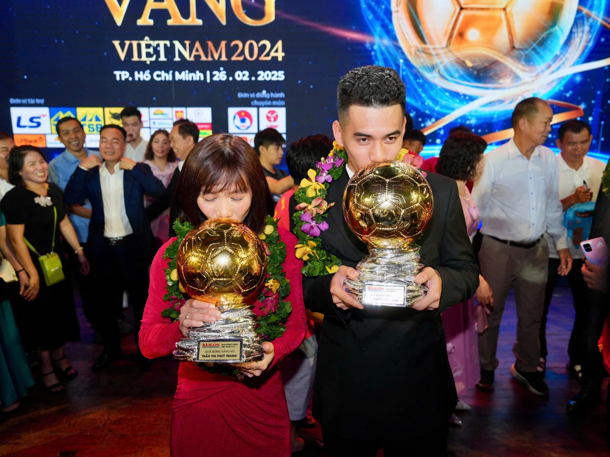 Tiến Linh chinh phục thành công Quả bóng vàng Việt Nam 2024, Hoàng Đức giành Quả bóng bạc Tiến Linh chinh phục thành công Quả bóng vàng Việt Nam 2024, Hoàng Đức giành Quả bóng bạc