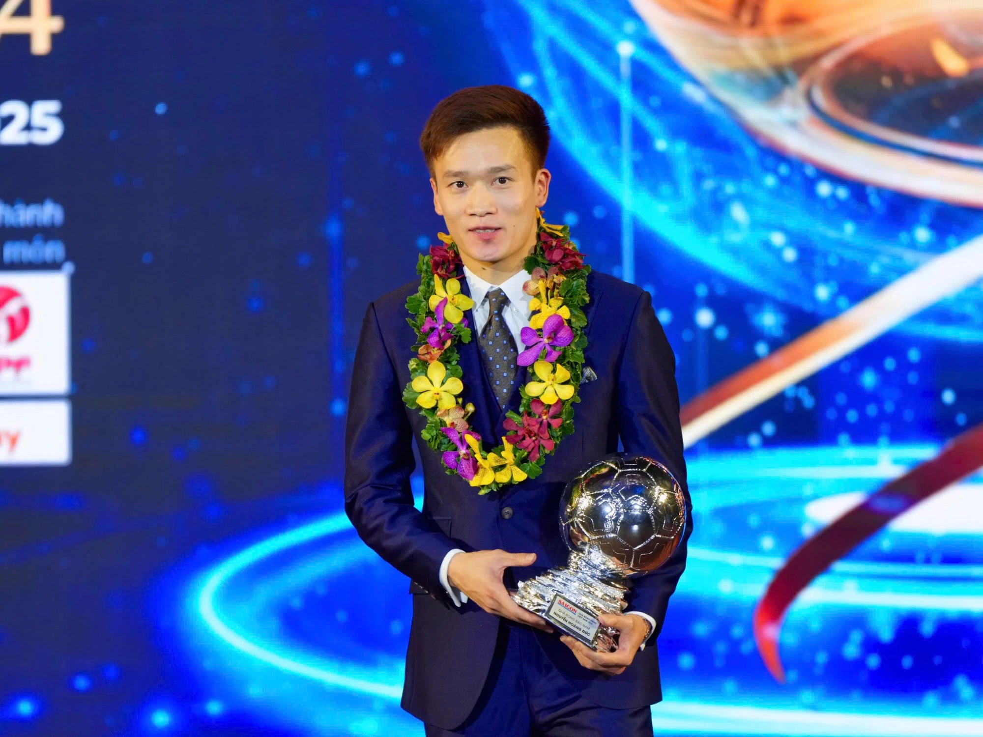 Tiến Linh chinh phục thành công Quả bóng vàng Việt Nam 2024, Hoàng Đức giành Quả bóng bạc Tiến Linh chinh phục thành công Quả bóng vàng Việt Nam 2024, Hoàng Đức giành Quả bóng bạc