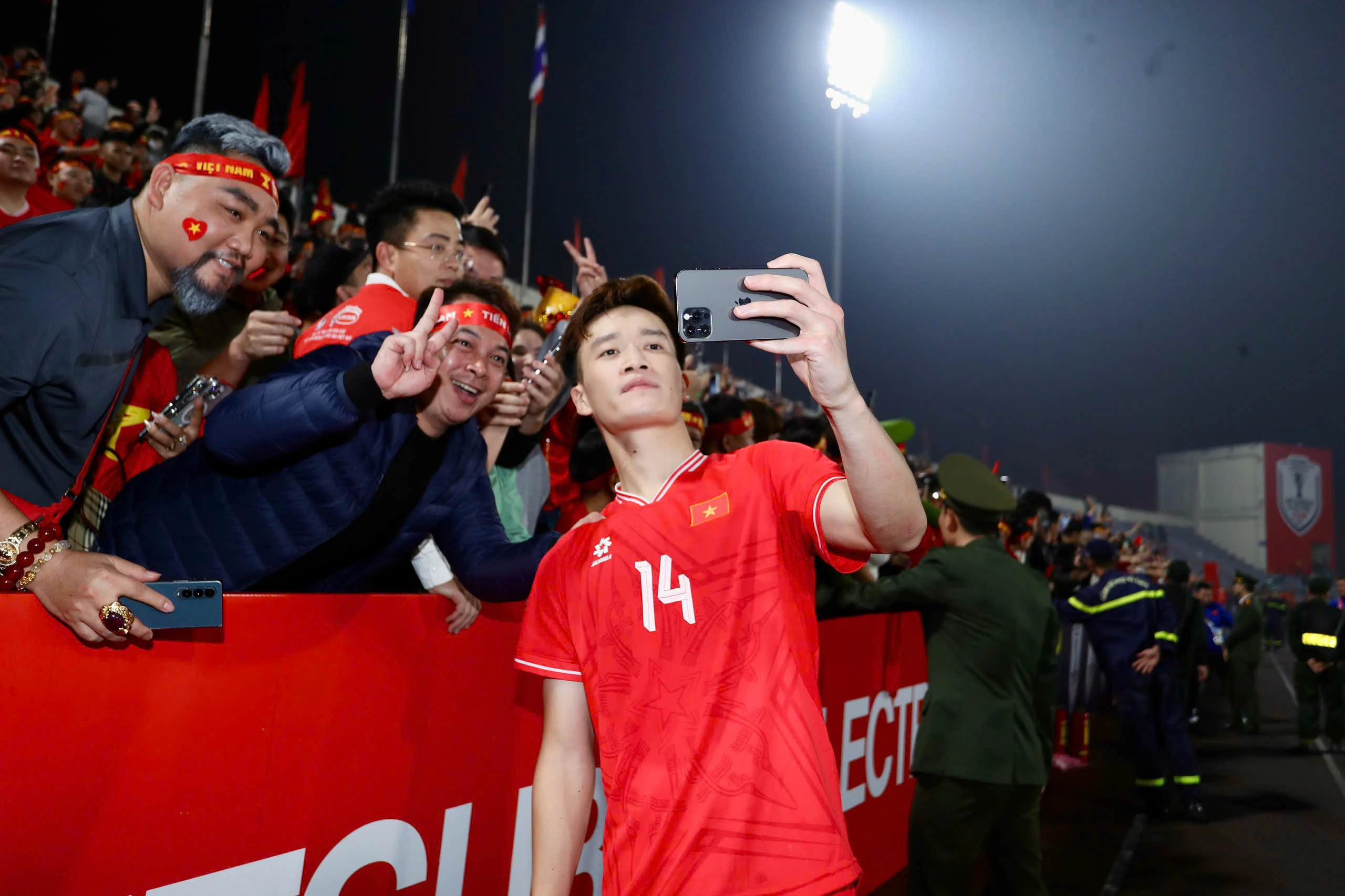 Tiến Linh chinh phục thành công Quả bóng vàng Việt Nam 2024, Hoàng Đức giành Quả bóng bạc Tiến Linh chinh phục thành công Quả bóng vàng Việt Nam 2024, Hoàng Đức giành Quả bóng bạc