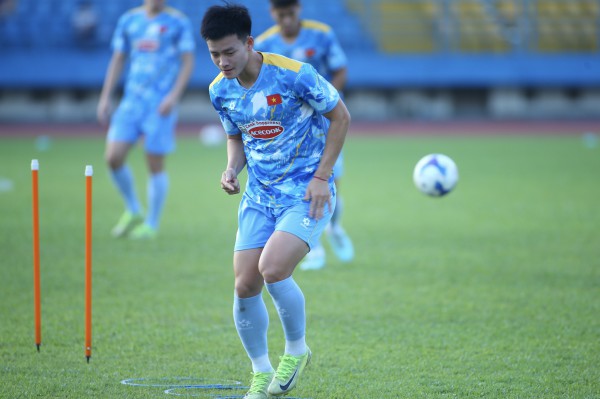 Tiến Linh nói điều bất ngờ về án phạt của Malaysia, quyết thắng đối thủ ở màn tái đấu