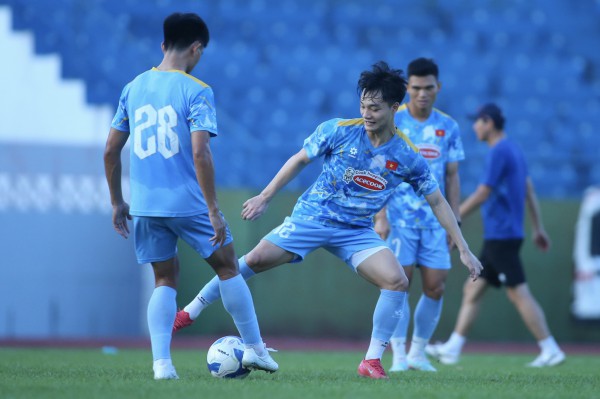 Tiến Linh nói điều bất ngờ về án phạt của Malaysia, quyết thắng đối thủ ở màn tái đấu