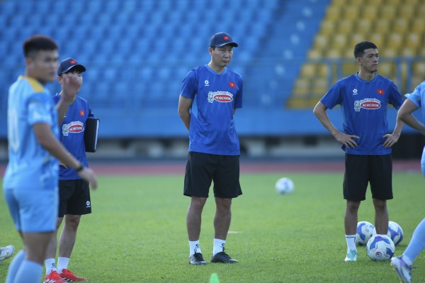 Tiến Linh nói điều bất ngờ về án phạt của Malaysia, quyết thắng đối thủ ở màn tái đấu