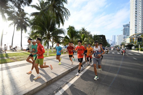 Tiền Phong Marathon 2026 lập kỷ lục hơn 12.000 VĐV tranh tài tại Khánh Hòa Tiền Phong Marathon 2026 lập kỷ lục hơn 12.000 VĐV tranh tài tại Khánh Hòa