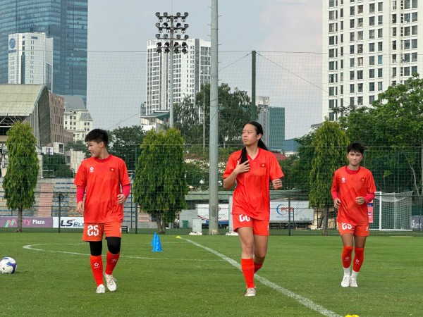 Tiền đạo Việt kiều có chiều cao lý tưởng, thử sức ở U.20 nữ Việt Nam Tiền đạo Việt kiều có chiều cao lý tưởng, thử sức ở U.20 nữ Việt Nam