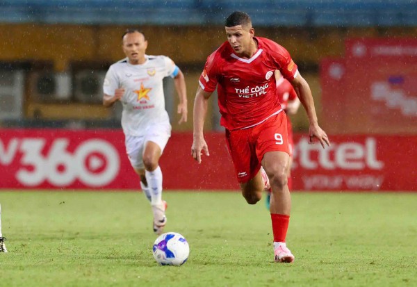 Tiền đạo ngoại ‘chiếm sóng’ V-League, đội tuyển Việt Nam gặp khó