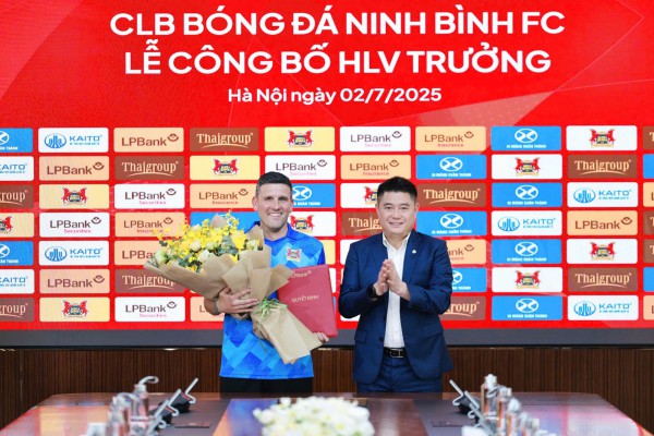 Tò mò lễ công bố tân HLV Tây Ban Nha của Ninh Bình: V-League khốc liệt ngay từ bây giờ Tò mò lễ công bố tân HLV Tây Ban Nha của Ninh Bình: V-League khốc liệt ngay từ bây giờ