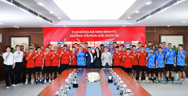 Tò mò lễ công bố tân HLV Tây Ban Nha của Ninh Bình: V-League khốc liệt ngay từ bây giờ Tò mò lễ công bố tân HLV Tây Ban Nha của Ninh Bình: V-League khốc liệt ngay từ bây giờ
