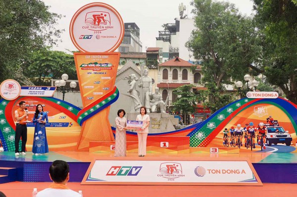 Tôn Đông Á với hành trình thiện nguyện xuyên suốt Cúp xe đạp truyền hình TP.HCM Tôn Đông Á với hành trình thiện nguyện xuyên suốt Cúp xe đạp truyền hình TP.HCM