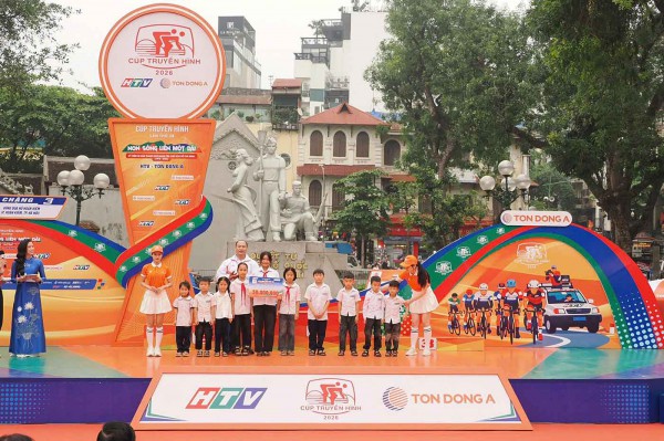 Tôn Đông Á với hành trình thiện nguyện xuyên suốt Cúp xe đạp truyền hình TP.HCM Tôn Đông Á với hành trình thiện nguyện xuyên suốt Cúp xe đạp truyền hình TP.HCM