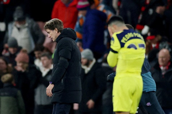 Tottenham sa thải HLV Frank vì ‘quá kiêu ngạo’, tốn hơn 950 tỉ đồng tiền đền bù