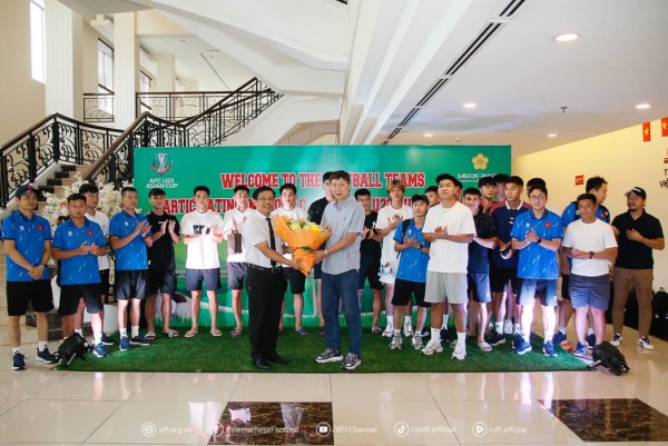 Trần Thành Trung đã ‘bắt sóng’ Lê Viktor, khoảnh khắc được chờ đợi của U.23 Việt Nam Trần Thành Trung đã ‘bắt sóng’ Lê Viktor, khoảnh khắc được chờ đợi của U.23 Việt Nam