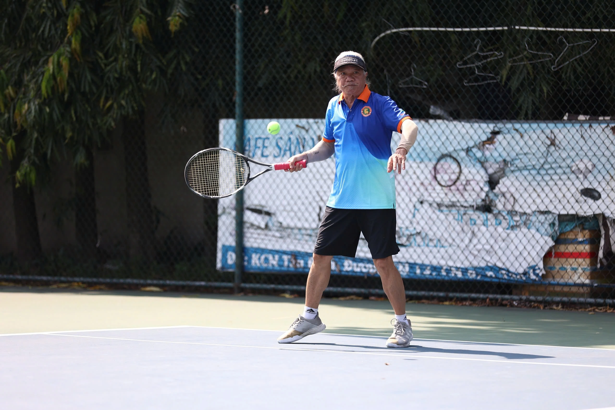 Tranh tài hấp dẫn tại giải tennis kỷ niệm ngày sinh cố Thủ tướng Võ Văn Kiệt Tranh tài hấp dẫn tại giải tennis kỷ niệm ngày sinh cố Thủ tướng Võ Văn Kiệt