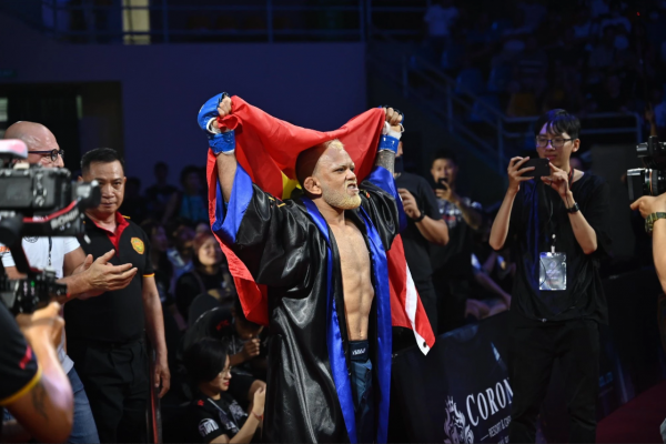 Trò cưng của Nguyễn Trần Duy Nhất tranh tài tại sự kiện MMA quốc tế AFC 31
