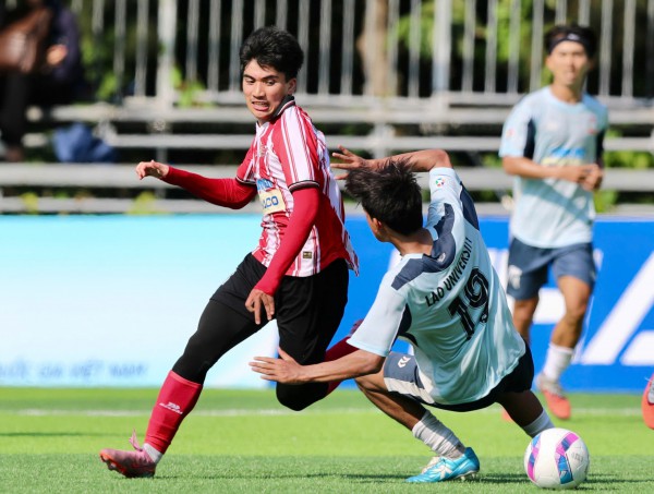 Trợ lý HLV Lào: 'Chúng tôi cổ vũ hết mình cho Trường ĐH Nha Trang’
