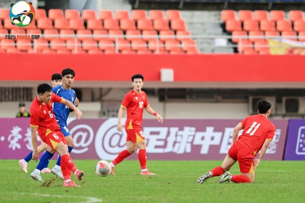 Trung vệ HAGL cao 1,95 m sẵn sàng cùng U.23 Việt Nam đánh bại U.23 Hàn Quốc Trung vệ HAGL cao 1,95 m sẵn sàng cùng U.23 Việt Nam đánh bại U.23 Hàn Quốc