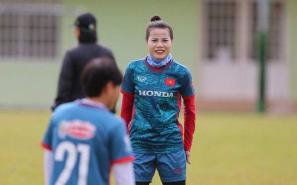 Trung vệ Trần Thị Thuý Nga mong muốn ĐT nữ Việt Nam giành chiến thắng các trận