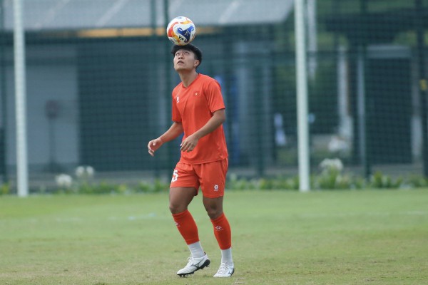 Trung vệ U.23 Việt Nam biểu diễn kỹ thuật như Neymar, Đình Bắc trở lại tươi rói Trung vệ U.23 Việt Nam biểu diễn kỹ thuật như Neymar, Đình Bắc trở lại tươi rói