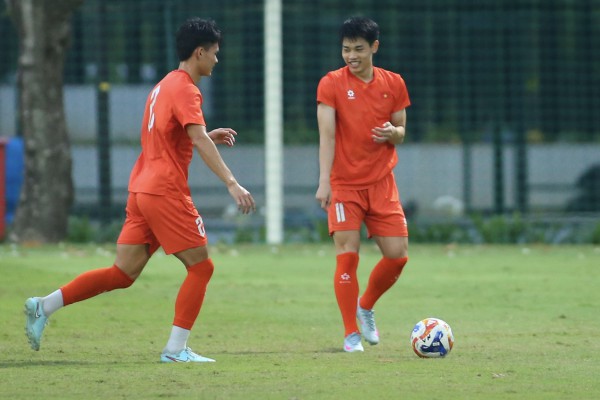 Trung vệ U.23 Việt Nam biểu diễn kỹ thuật như Neymar, Đình Bắc trở lại tươi rói Trung vệ U.23 Việt Nam biểu diễn kỹ thuật như Neymar, Đình Bắc trở lại tươi rói