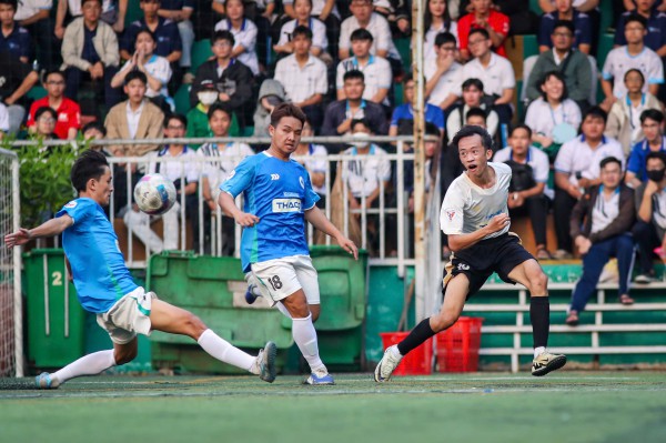 Trường ĐH Bách khoa TP.HCM toàn thắng ấn tượng: Sẵn sàng chinh phục vòng play-off