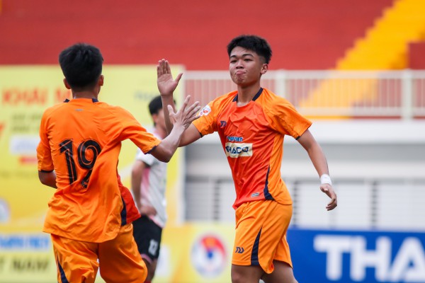 Trường ĐH Công nghệ Kỹ Thuật TP.HCM - ĐH Kinh tế TP.HCM: Quyết tranh ngôi đầu