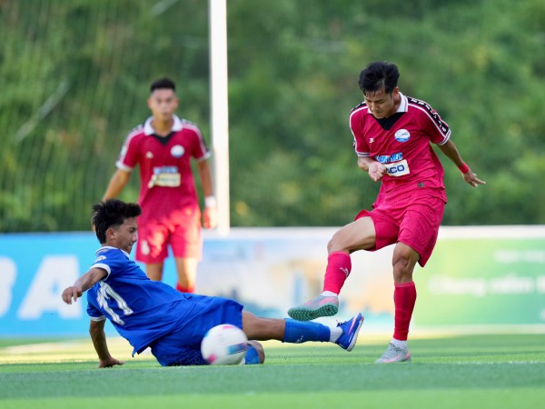 'Trường ĐH Nha Trang, đứng lên...'