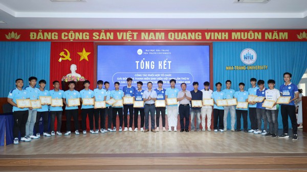 Trường ĐH Nha Trang khép lại giải TNSV THACO cup 2026, ngày tổng kết giàu cảm xúc Trường ĐH Nha Trang khép lại giải TNSV THACO cup 2026, ngày tổng kết giàu cảm xúc
