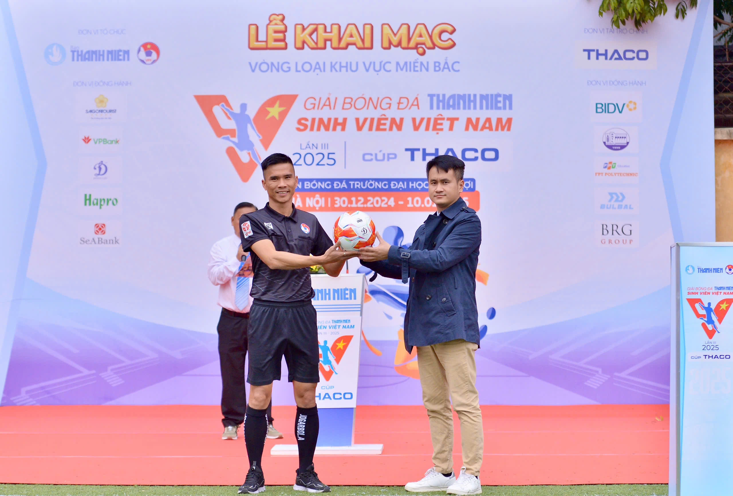 Tưng bừng khai mạc vòng loại TNSV THACO cup 2025 phía bắc: 9 đội tranh 2 vé VCK