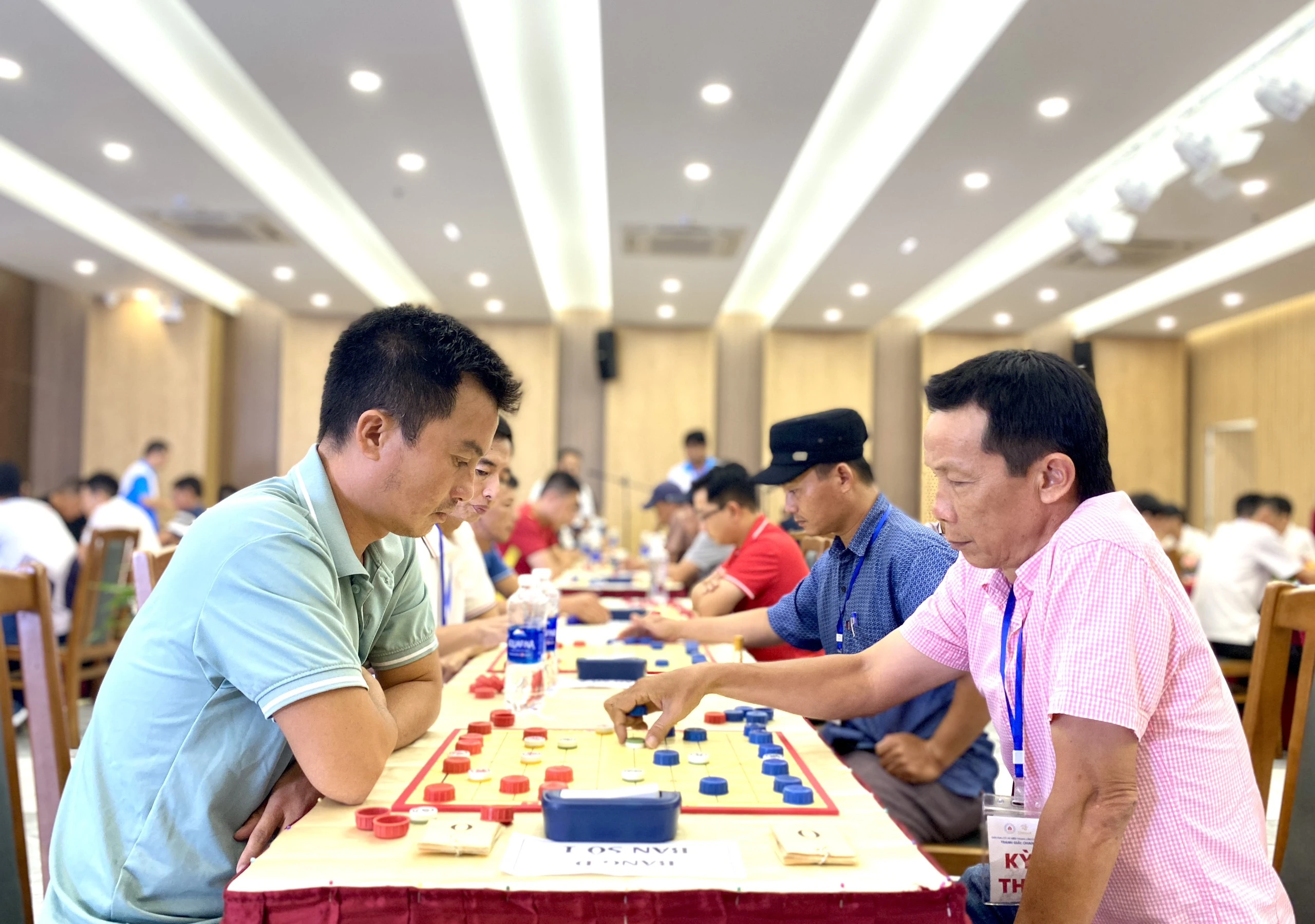 Tuyệt đối không được mang thiết bị điện tử khi đấu giải vua cờ úp miền Trung