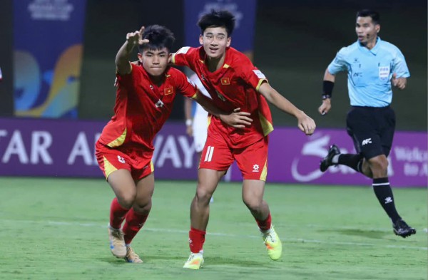 U.17 Việt Nam thành cơn ác mộng với UAE, đội tuyển Việt Nam cũng làm được điều tuyệt vời như thế?