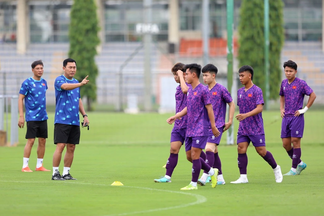 U.19 Việt Nam: ‘Cánh chim lạ’ xuất hiện, tài năng Việt kiều từng khoác áo U.15 CH Czech