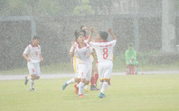 U19 nữ Việt Nam thắng đậm 5-0 U19 nữ Singapore trong trận mở màn U19 nữ Đông Nam Á 2023