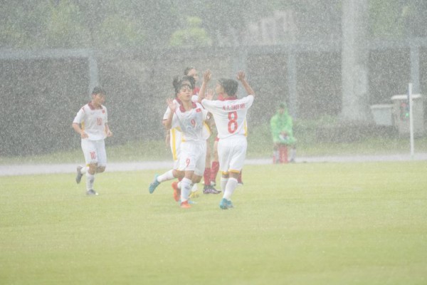 U19 nữ Việt Nam thắng đậm 5-0 U19 nữ Singapore trong trận mở màn U19 nữ Đông Nam Á 2023