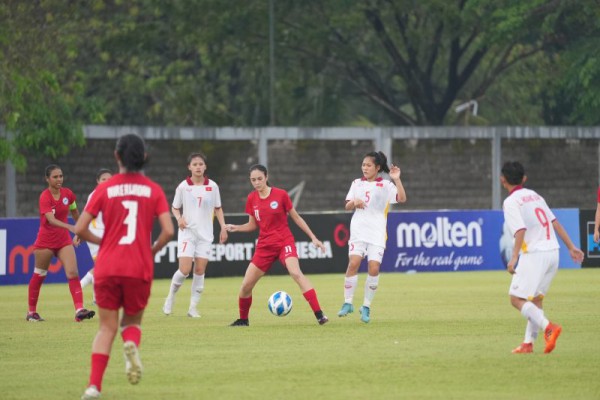 U19 nữ Việt Nam thắng đậm 5-0 U19 nữ Singapore trong trận mở màn U19 nữ Đông Nam Á 2023