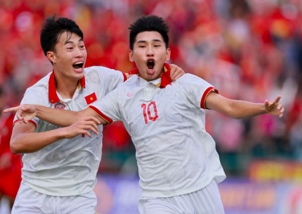 U.23 Việt Nam gọi trung vệ cao 1,95 m và tiền đạo 1,67 m: Tại sao không? U.23 Việt Nam gọi trung vệ cao 1,95 m và tiền đạo 1,67 m: Tại sao không?