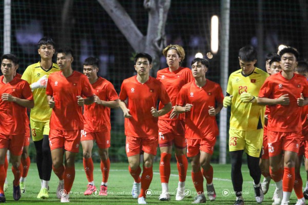 U.23 Việt Nam nếm ‘đặc sản’ kẹt xe Jarkata, HLV Kim Sang-sik làm gì vào ngày 15.7?