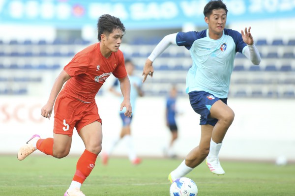 U.23 Việt Nam thắng tưng bừng Đài Loan, Việt kiều Viktor Lê lập công U.23 Việt Nam thắng tưng bừng Đài Loan, Việt kiều Viktor Lê lập công