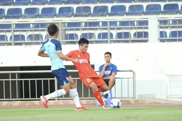 U.23 Việt Nam thắng tưng bừng Đài Loan, Việt kiều Viktor Lê lập công U.23 Việt Nam thắng tưng bừng Đài Loan, Việt kiều Viktor Lê lập công