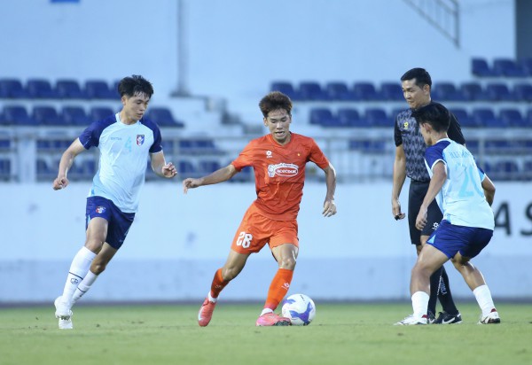 U.23 Việt Nam thắng tưng bừng Đài Loan, Việt kiều Viktor Lê lập công U.23 Việt Nam thắng tưng bừng Đài Loan, Việt kiều Viktor Lê lập công