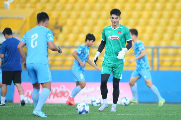 U.23 Việt Nam thua, nhưng Trung Kiên 'thắng': Thầy Kim trao suất bắt chính đội tuyển thay Văn Lâm?