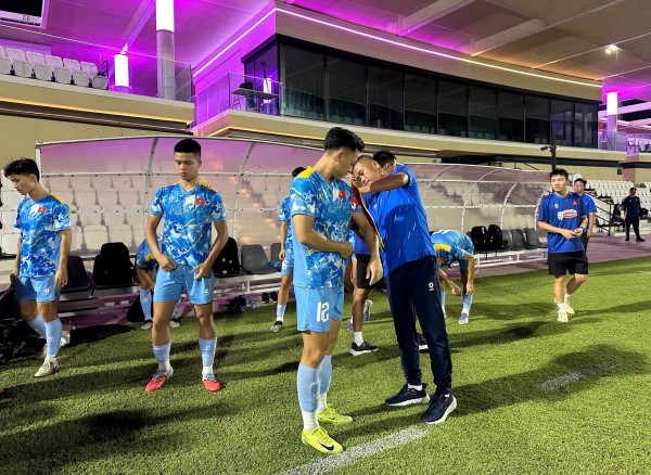 U.23 Việt Nam về nước sau thu hoạch quan trọng từ 2 trận đấu với Qatar U.23 Việt Nam về nước sau thu hoạch quan trọng từ 2 trận đấu với Qatar