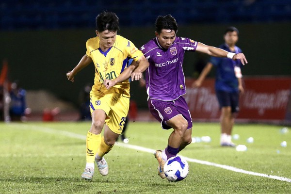 V-League 2025 - 2026: Vì sao bóng đá phía nam chưa khởi sắc? V-League 2025 - 2026: Vì sao bóng đá phía nam chưa khởi sắc?