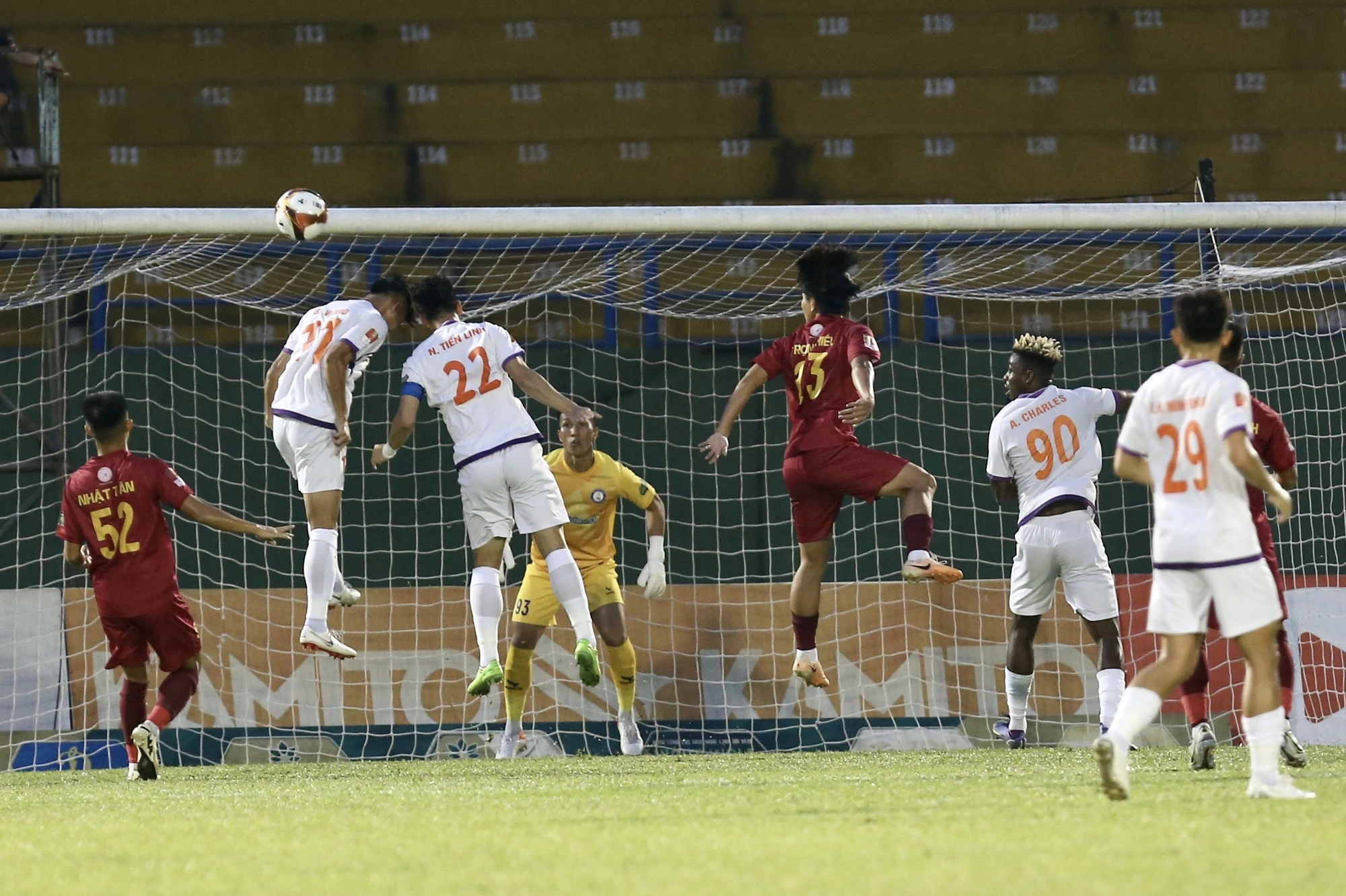 V-League báo tin vui cho tân HLV đội tuyển Việt Nam Kim Sang-sik