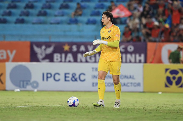 V-League hấp dẫn nhờ Ninh Bình quá hay và nhờ cả… HAGL mãi không chịu ‘lớn’ V-League hấp dẫn nhờ Ninh Bình quá hay và nhờ cả… HAGL mãi không chịu ‘lớn’